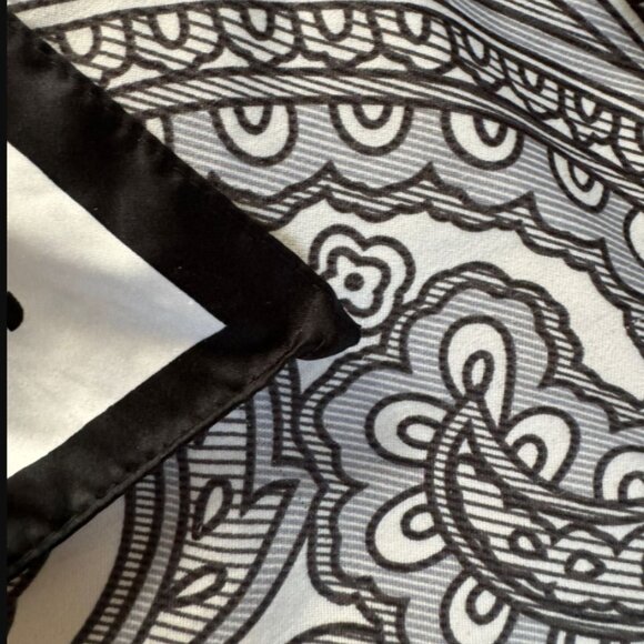 [RARE] Aldo 2018 Valentines Day Limited Edition Collection  Scarf - Picture 4 of 16